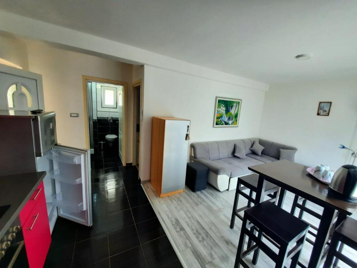Filip Hotel Korenica Eksteriør billede