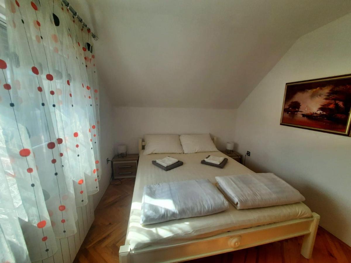 Filip Hotel Korenica Eksteriør billede